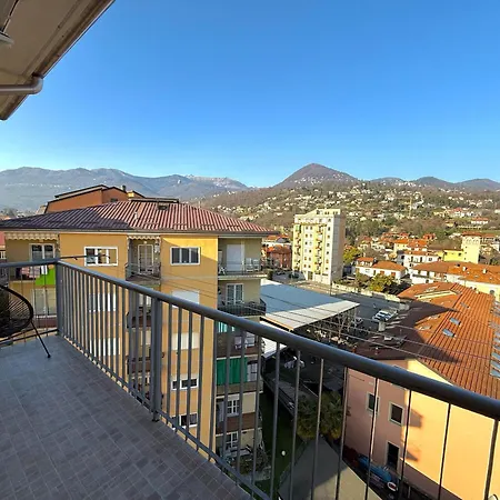 Attico Vista Lago, Relax & Wi-fi Apartman