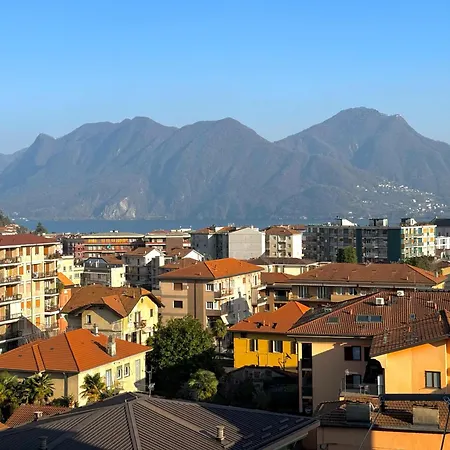 Attico Vista Lago, Relax & Wi-fi Apartment