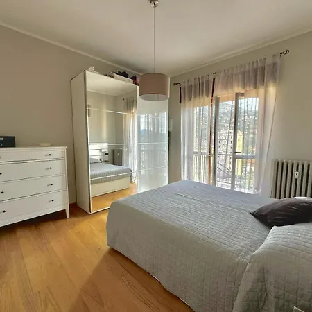 Apartment Attico Vista Lago, Relax & Wi-fi