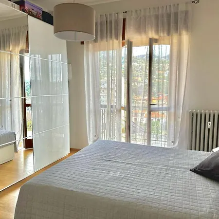 Attico Vista Lago, Relax & Wi-fi Apartman *